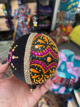 Load image into Gallery viewer, Ornament-Making Workshop - Adults (Thurs, 16 Nov 2023 @ 6pm)