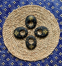 Load image into Gallery viewer, Painted Napkin Rings - Ring Set