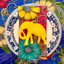 Load image into Gallery viewer, Yellow Elephant Napkin Rings - Ring Set