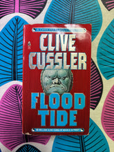 Load image into Gallery viewer, Flood Tide by Clive Cussler
