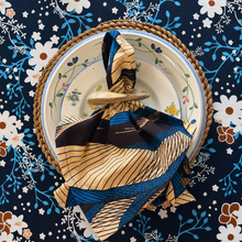 Load image into Gallery viewer, Everydaisy Loves You Crazy - Tablecloth
