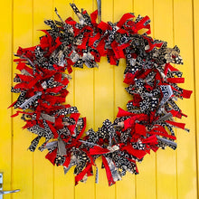 Load image into Gallery viewer, Holiday Chitenge Wreaths
