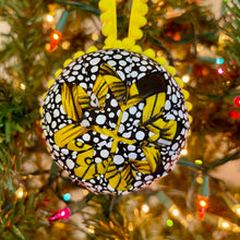 Load image into Gallery viewer, Holiday Chitenge Balls - Quilted Individual

